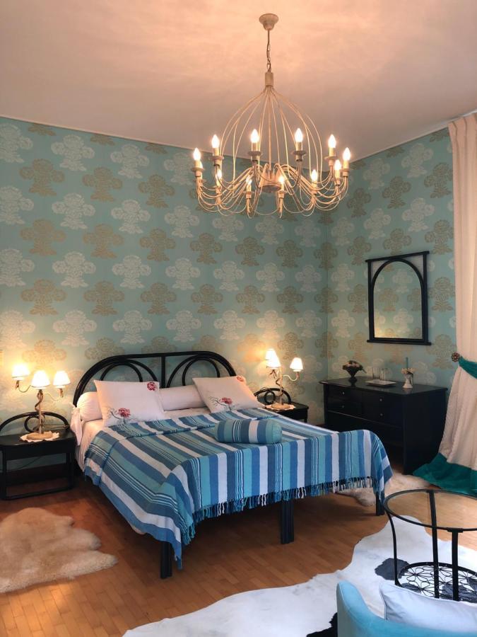 Chateau Les Tourelles Bertrix Ruang foto