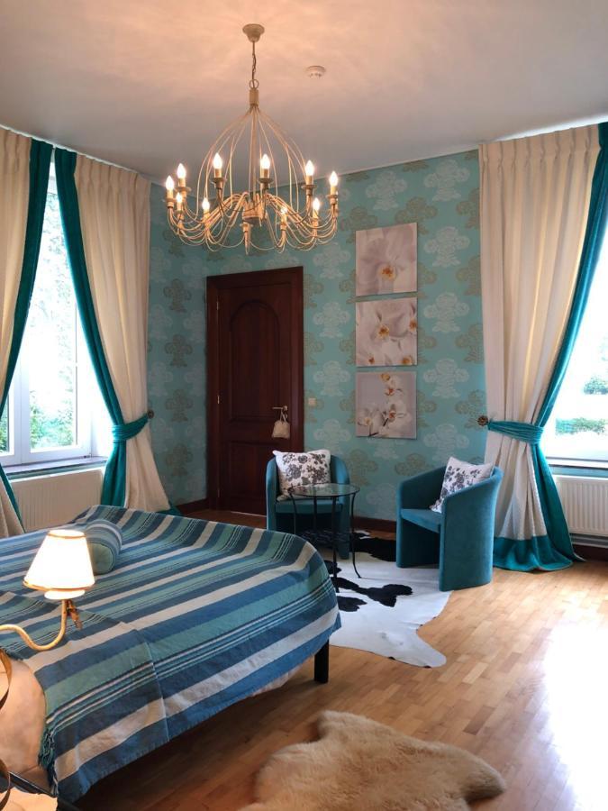 Chateau Les Tourelles Bertrix Bagian luar foto