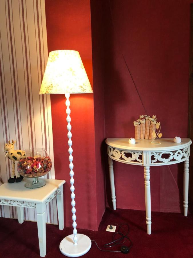 Chateau Les Tourelles Bertrix Bagian luar foto